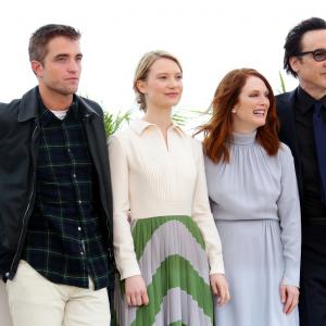 John Cusack, Julianne Moore, Robert Pattinson and Mia Wasikowska at event of Maps to the Stars (2014)