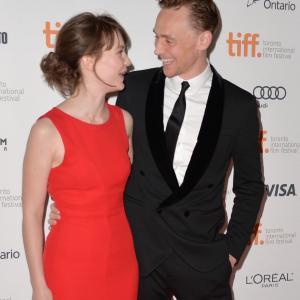 Tom Hiddleston and Mia Wasikowska at event of Isgyvena tik mylintys 2013