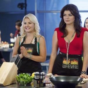 Still of Elisha Cuthbert and Casey Wilson in Happy Endings 2011