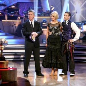 Still of Kirstie Alley, Tom Bergeron, Hines Ward and Mark Ballas in Dancing with the Stars (2005)