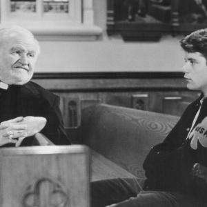 Still of Sean Astin and Robert Prosky in Rudy 1993
