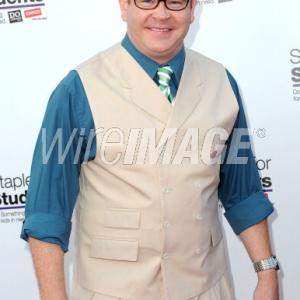 Steve Monroe arriving at the DoSomething Awards afterparty