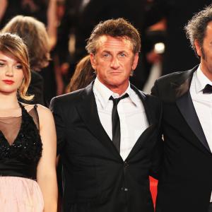 Sean Penn Paolo Sorrentino and Eve Hewson at event of This Must Be the Place 2011