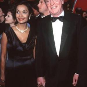 Michael Caine at event of The 70th Annual Academy Awards (1998)