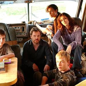 Still of Minnie Driver Eddie Izzard Shannon Woodward and Aidan Mitchell in The Riches 2007