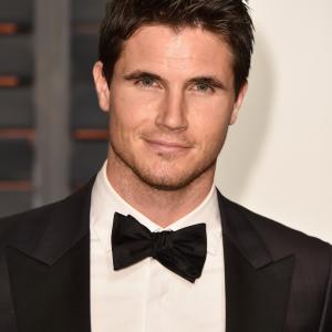 Robbie Amell at event of The Oscars (2015)