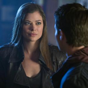 Still of Peyton List and Robbie Amell in The Tomorrow People (2013)