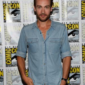 Tom Mison at event of Sleepy Hollow (2013)