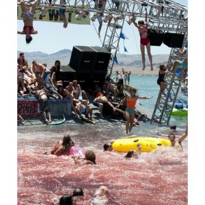 Hanging out on Piranha 3D
