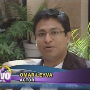 Omar Leyva interviewed about the the film Ilegales on Spanish TV Show En Vivo