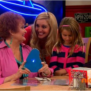 Still of AMY HOLT and MAREE CHEATHAM in Sam  Cat