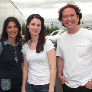 Timothy Hutton, Gina Bellman and Anora Lyn on the set of Leverage.