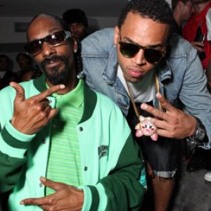 Snoop Dogg and Chris Brown at event of Takers 2010