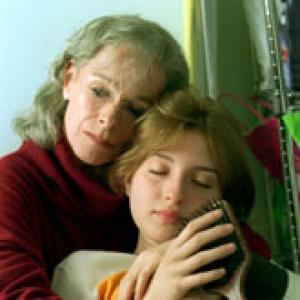 Geraldine Chaplin and Mara Valverde in Melissa P 2005