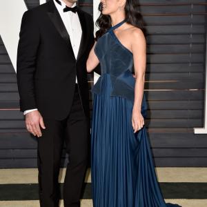 Olivia Munn and Aaron Rodgers at event of The Oscars 2015