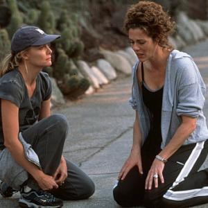 Still of Michelle Pfeiffer and Rita Wilson in The Story of Us 1999