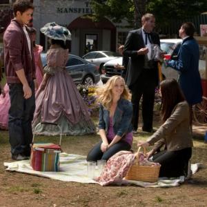 Still of Candice Accola and Nina Dobrev in Vampyro dienorasciai 2009