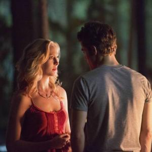 Still of Paul Wesley and Candice Accola in Vampyro dienorasciai 2009