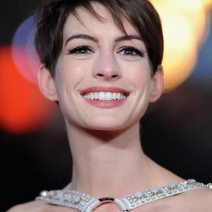 Anne Hathaway at event of Vargdieniai 2012