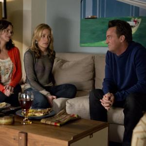 Still of Matthew Perry, Piper Perabo and Christine Woods in Go On (2012)