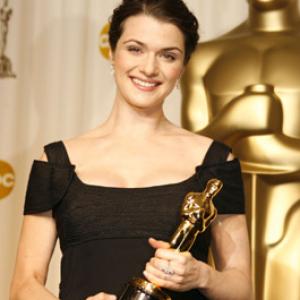 Rachel Weisz at event of The 78th Annual Academy Awards (2006)