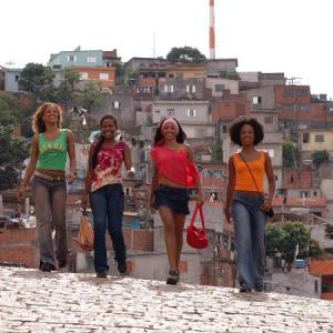 Still of Jacqueline Simão, Negra Li, Leilah Moreno and Cindy Mendes in Antônia: O Filme (2006)