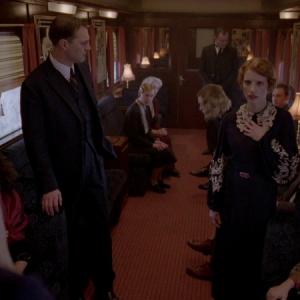 Elena Satine as Countess Andrenyi with Jessica Chastain as Mary Debenham in Murder on the Orient Express