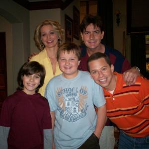 Andy on set with cast of TWO AND A HALF MEN