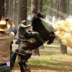 horse rear to explosion and fall