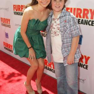 Sarah Hyland and Nolan Gould at event of Furry Vengeance 2010