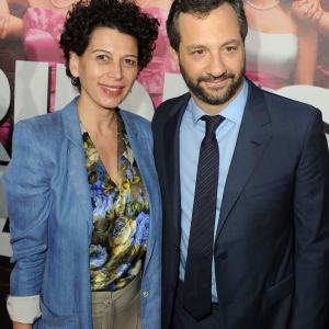 Judd Apatow and Donna Langley at event of Sunokusios pamerges (2011)