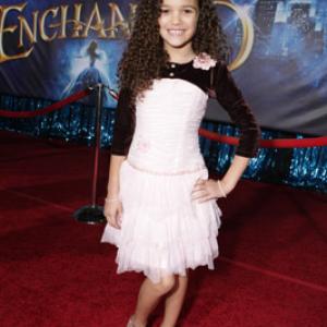 Madison Pettis at event of Enchanted 2007