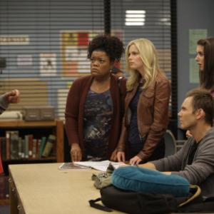 Still of Joel McHale, Yvette Nicole Brown, Alison Brie, Gillian Jacobs and Danny Pudi in Community (2009)