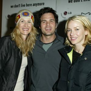 Laura Dern, Mark Ruffalo and Naomi Watts at event of We Don't Live Here Anymore (2004)