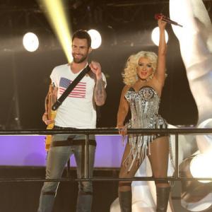 Still of Christina Aguilera and Adam Levine in The Voice (2011)