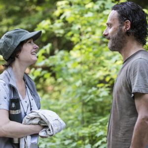 Still of Gale Anne Hurd and Andrew Lincoln in Vaiksciojantys negyveliai 2010