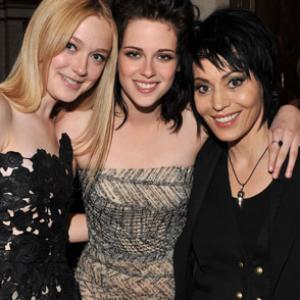 Joan Jett, Dakota Fanning and Kristen Stewart at event of Jaunatis (2009)