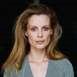 Karolin Oesterling actress model