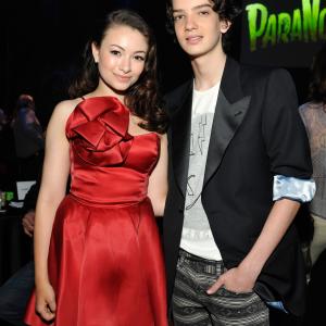 Jodelle Ferland and Kodi Smit-McPhee at event of Paranormanas (2012)