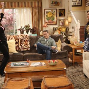 Still of Carlos Ponce, Maria Canals-Barrera and Cristela Alonzo in Cristela (2014)