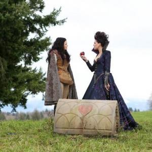 Still of Ginnifer Goodwin and Lana Parrilla in Once Upon a Time (2011)
