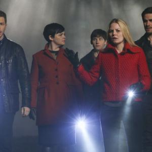 Still of Ginnifer Goodwin, Jennifer Morrison, Colin O'Donoghue, Jared Gilmore and Josh Dallas in Once Upon a Time (2011)