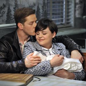Still of Ginnifer Goodwin and Josh Dallas in Once Upon a Time (2011)