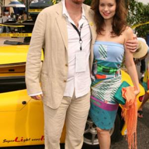 Richard D. Titus and Summer Glau at event of Who Killed the Electric Car? (2006)