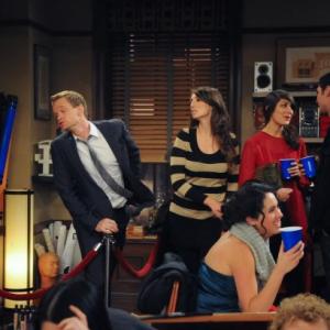 Neil Patrick Harris and Amanda Musso on set of How I Met Your Mother