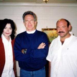 Michael Jackson Warren Beatty  Marc Schaffel behind the scenes in Marcs Bugalow at the Beverly Hills Hotel