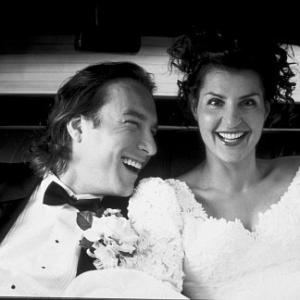 Still of John Corbett and Nia Vardalos in My Big Fat Greek Wedding 2002
