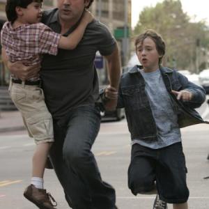 Still of Ron Livingston, Ryan Malgarini and Tanner Blaze in Derybininkai (2006)