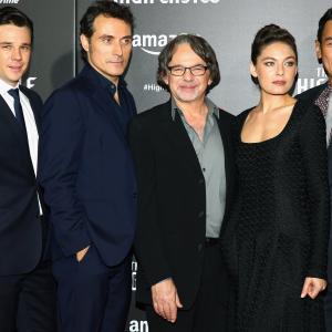 Rufus Sewell, David Zucker, Frank Spotnitz, Alexa Davalos and Rupert Evans at event of The Man in the High Castle (2015)