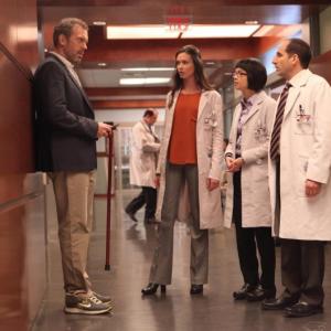 Still of Peter Jacobson Hugh Laurie Odette Annable and Charlyne Yi in Hausas 2004